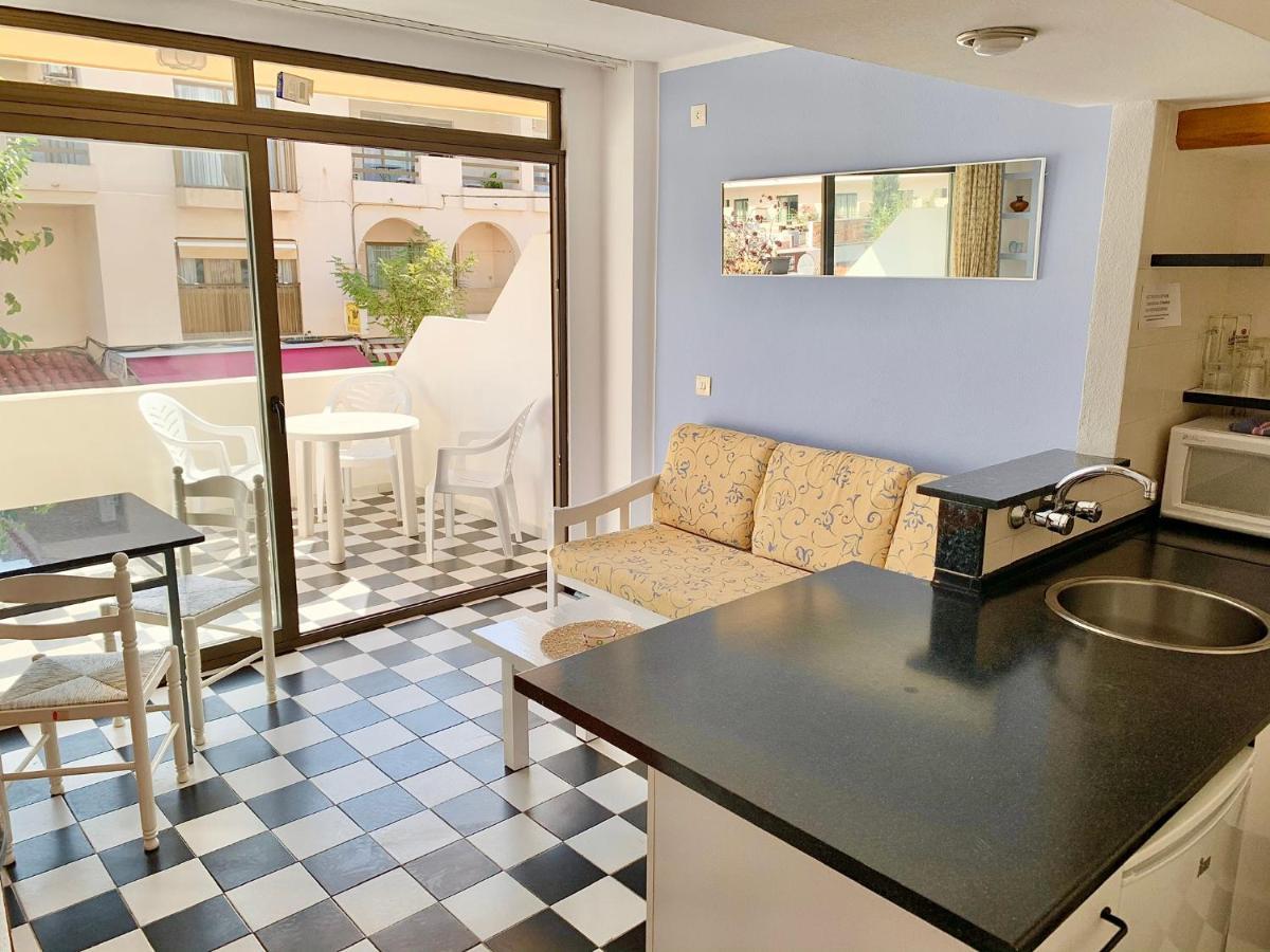 Apartamentos Miranda Es Pujols Dış mekan fotoğraf